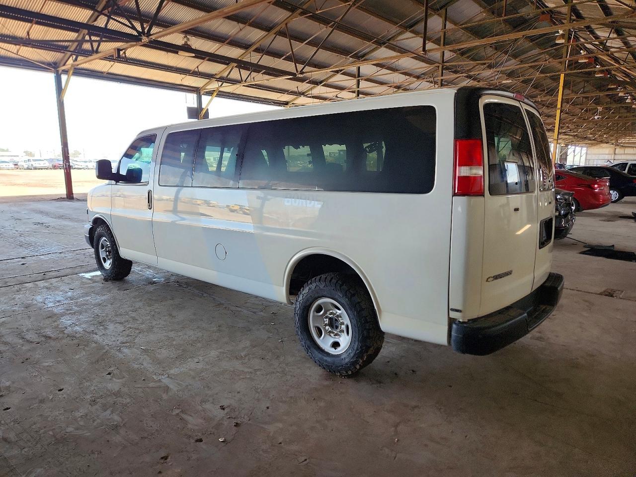 2020 Chevrolet Express G3500 Ls 6.0L V8 Passenger - Фото 3