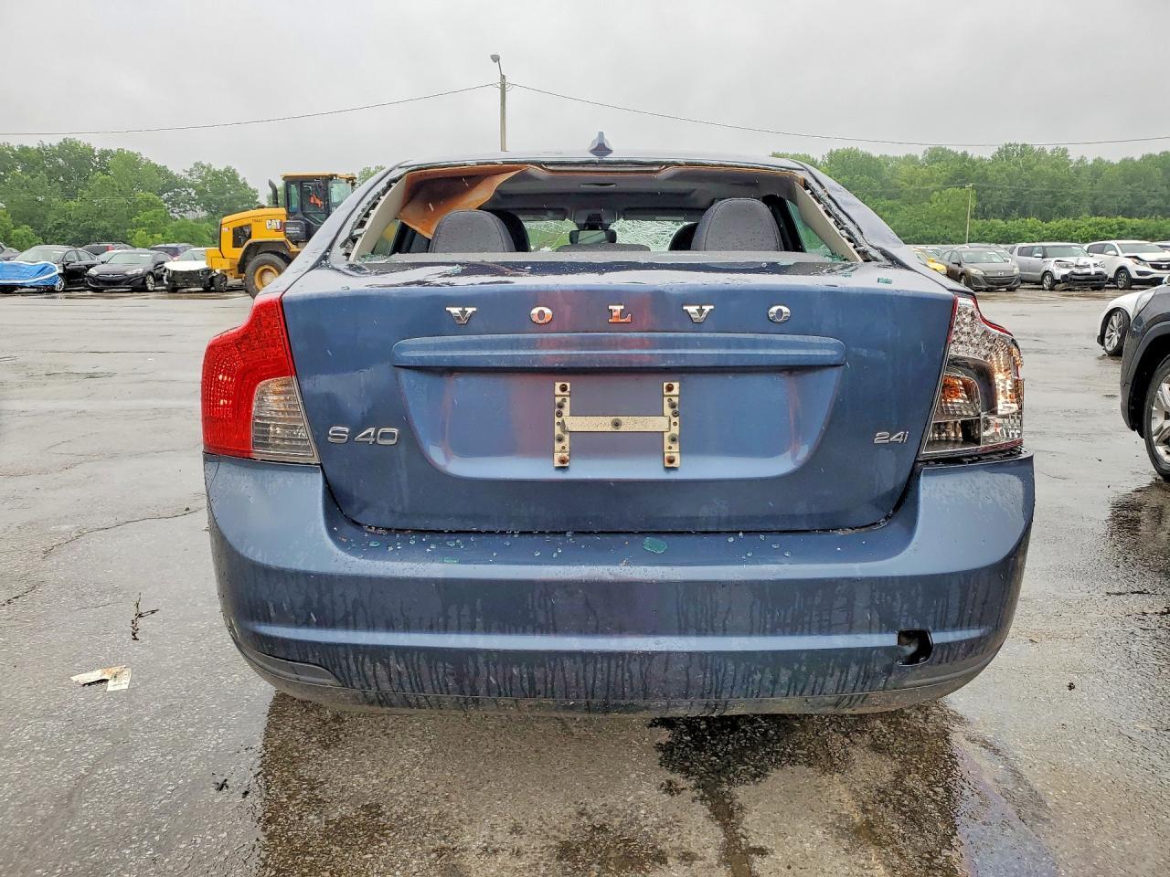 2010 Volvo S40 2.4I - Image 6