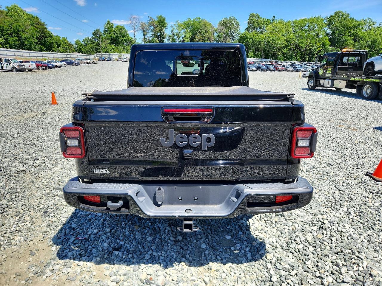 2022 Jeep Gladiator Overland - Image 6