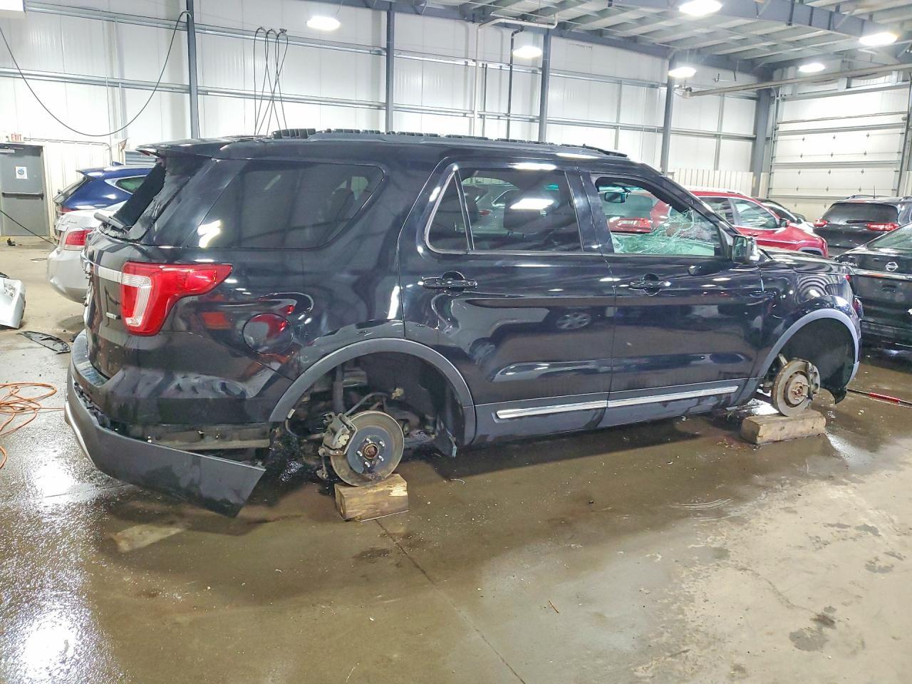 2016 Ford Explorer Xlt - Фото 3