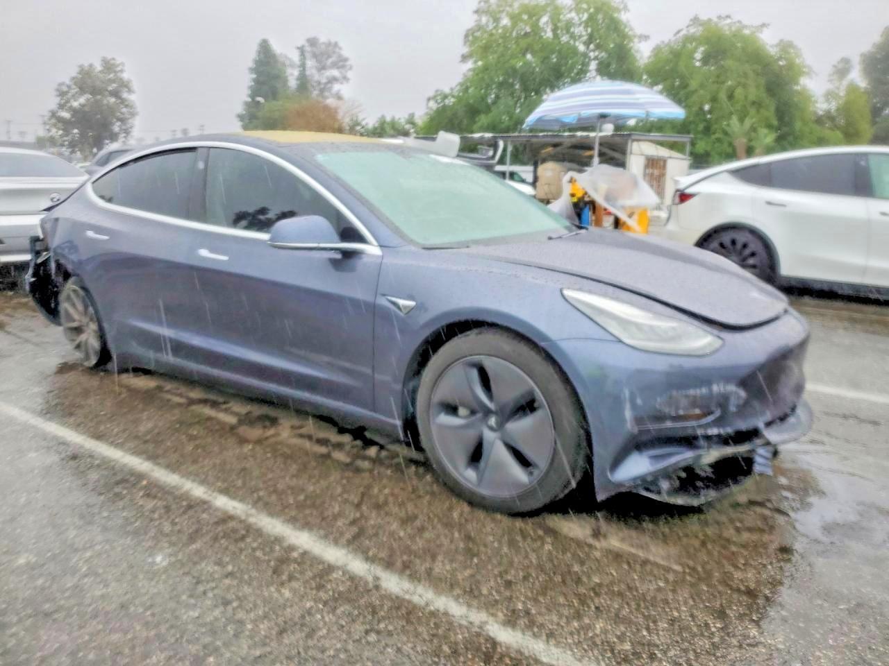 2020 Tesla Model 3 - Фото 4