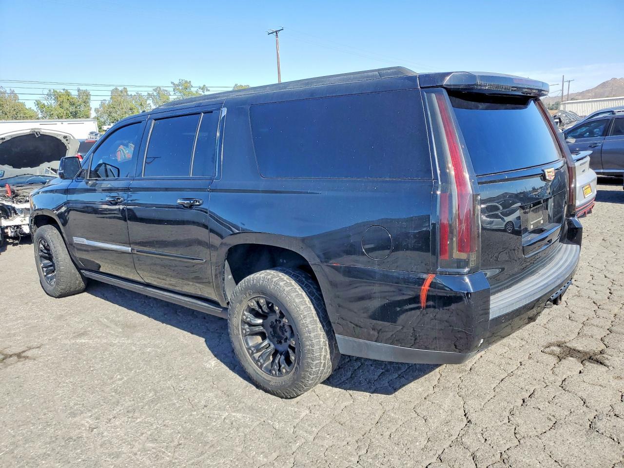 2015 Cadillac Escalade Esv Premium - Image 2