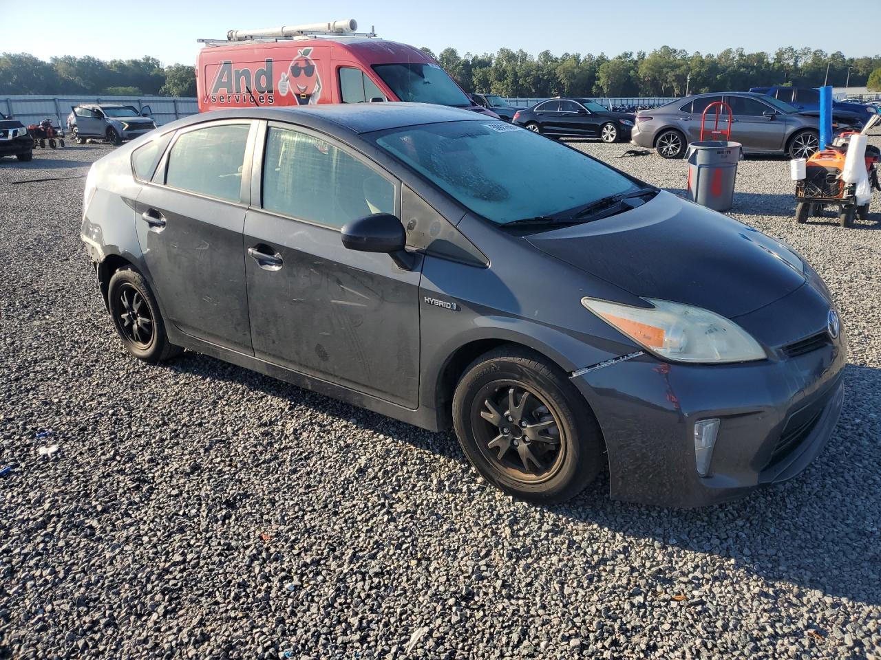 2015 Toyota Prius Two - Image 4