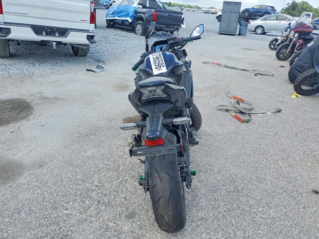 2025 Kawasaki Ex650 - Image 4