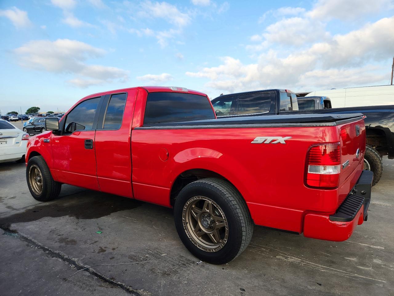 2005 Ford F150 - Image 2