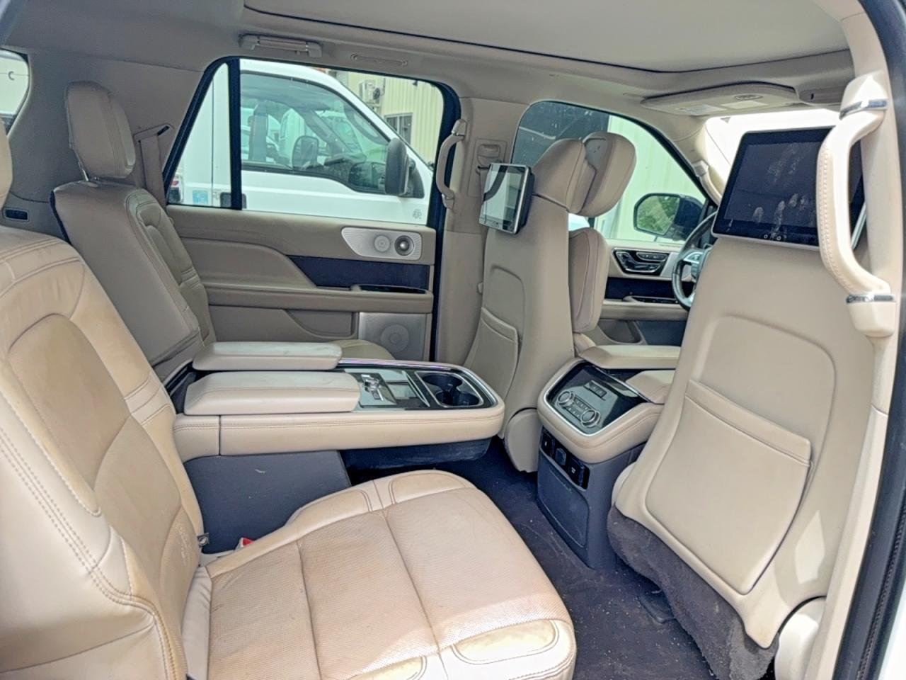 2020 Lincoln Navigator Reserve L - Image 6