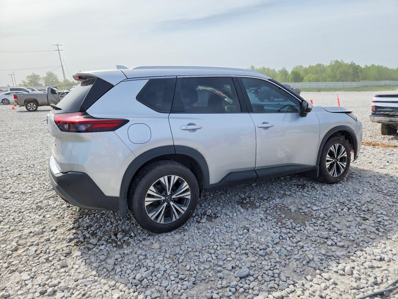 2023 Nissan Rogue Sv - Image 3