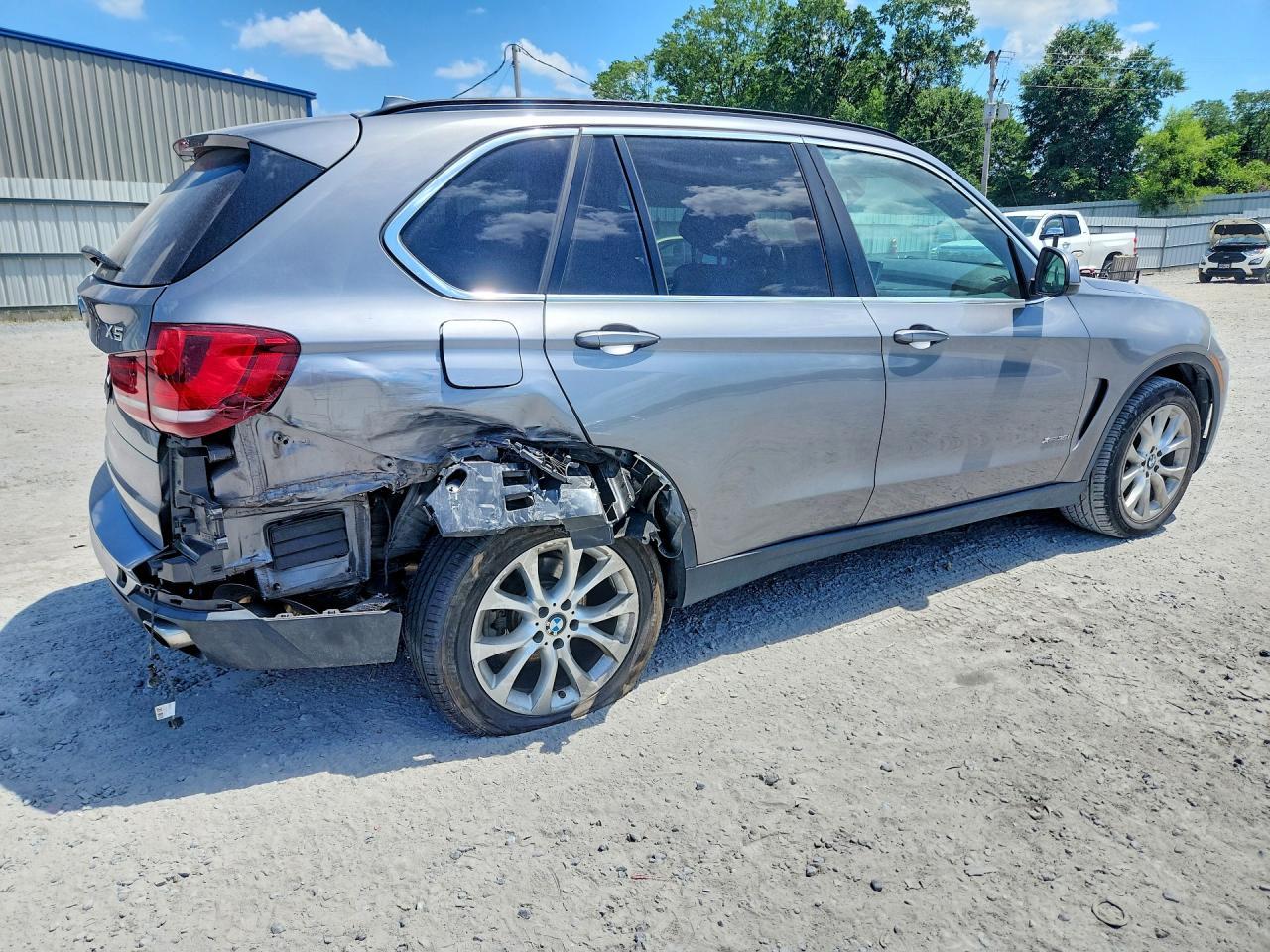 2016 BMW X5 xDrive35I - Фото 3