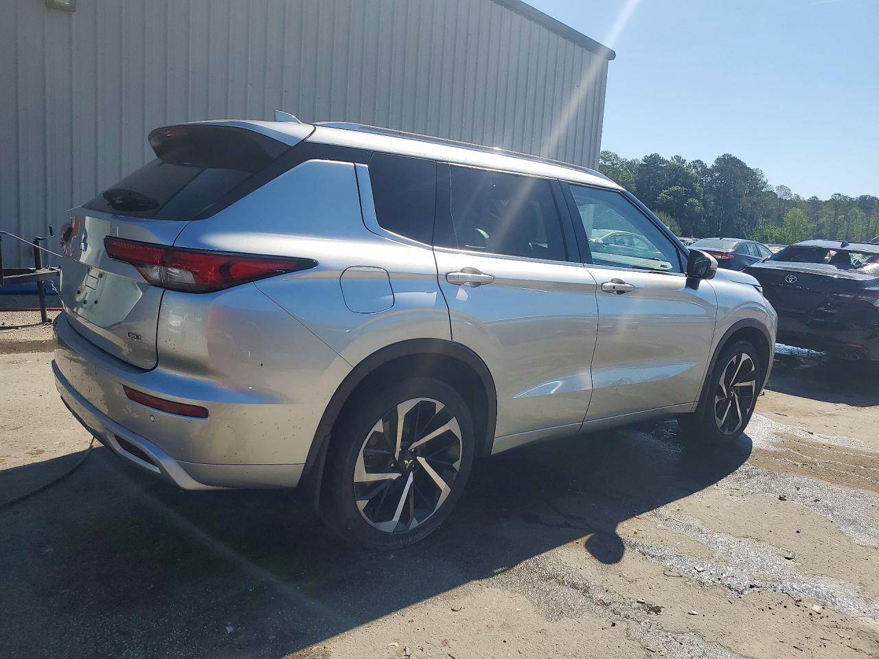2022 Mitsubishi Outlander Sel - Фото 3