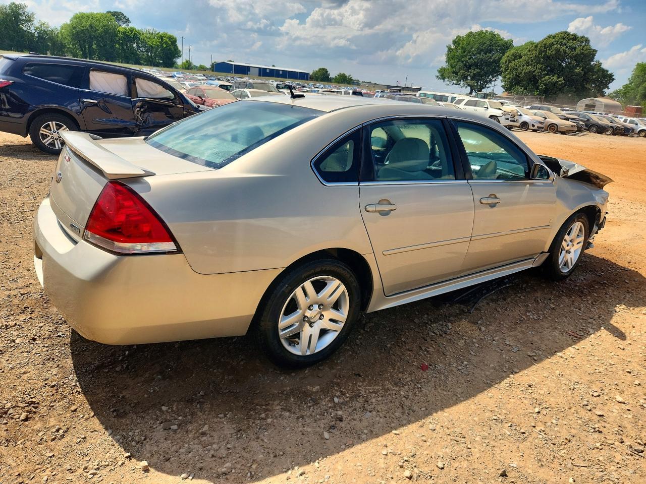 2012 Chevrolet Impala Lt - Image 3