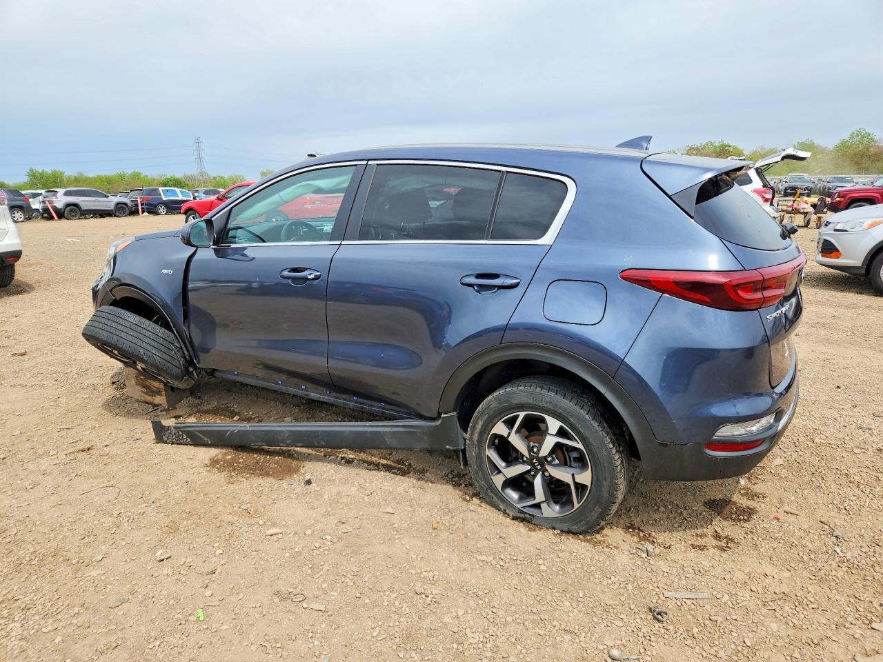 2022 Kia Sportage Lx - Image 2