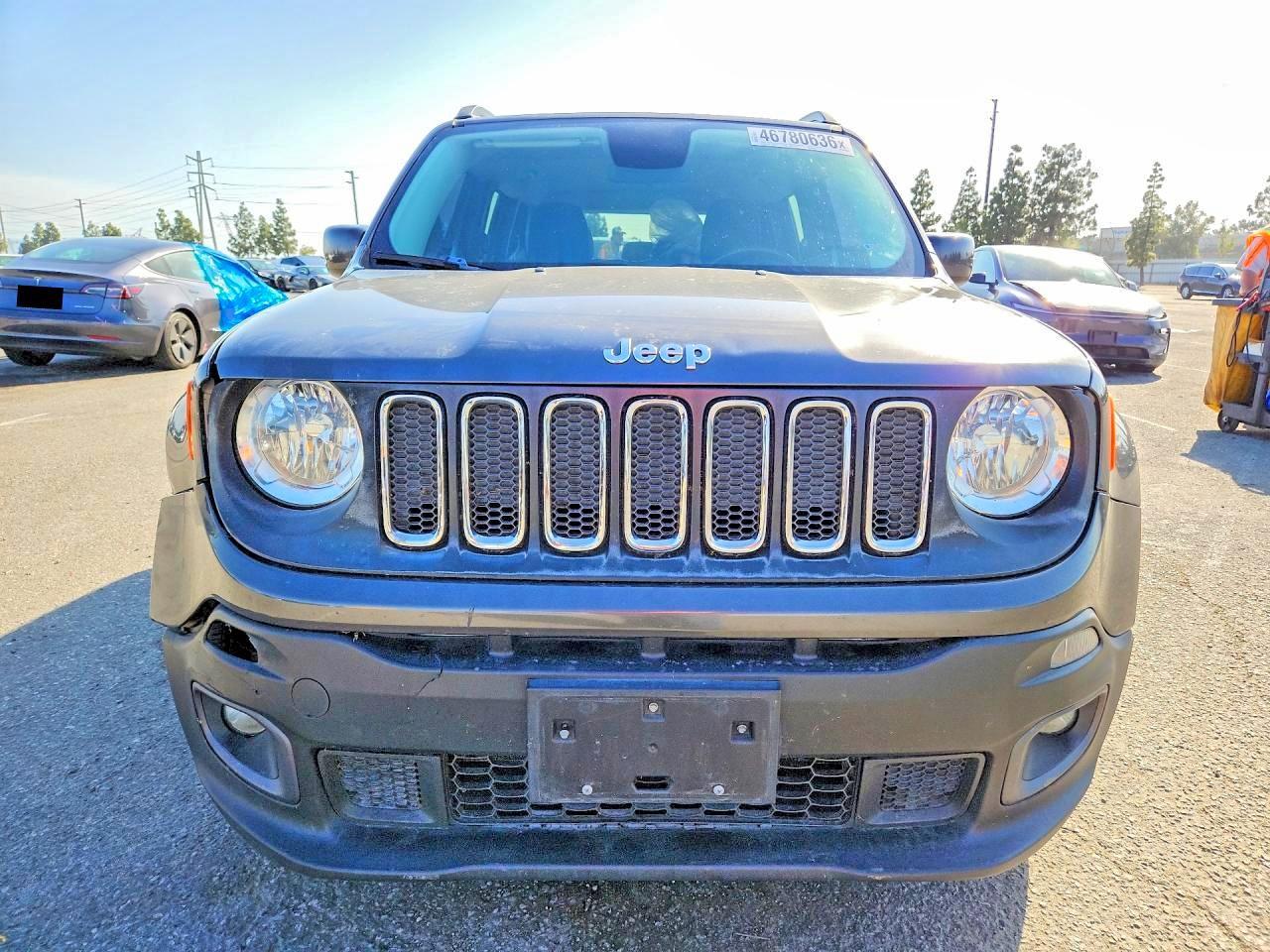2017 Jeep Renegade Latitude - Image 5