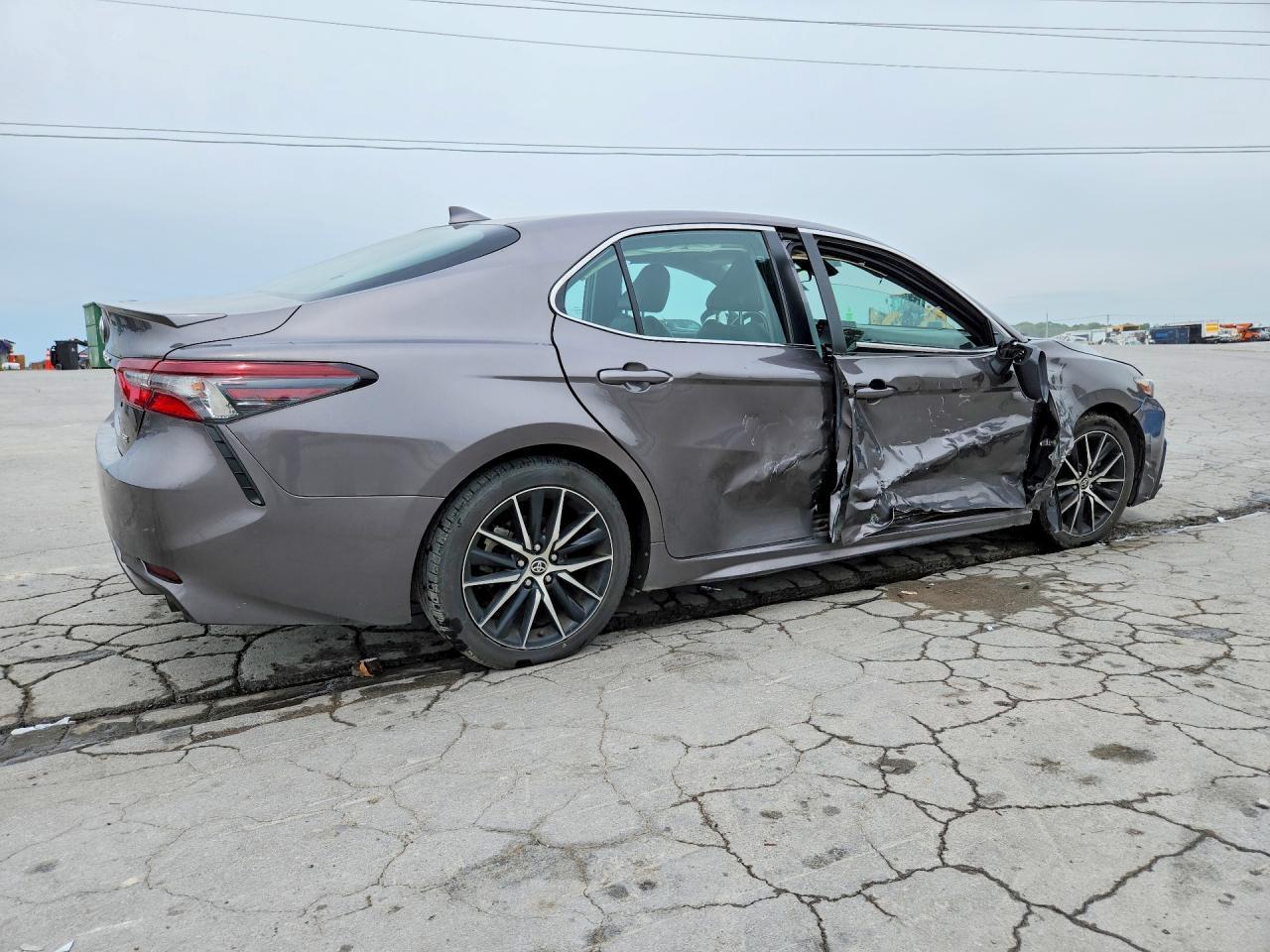 2024 Toyota Camry Se - Фото 3