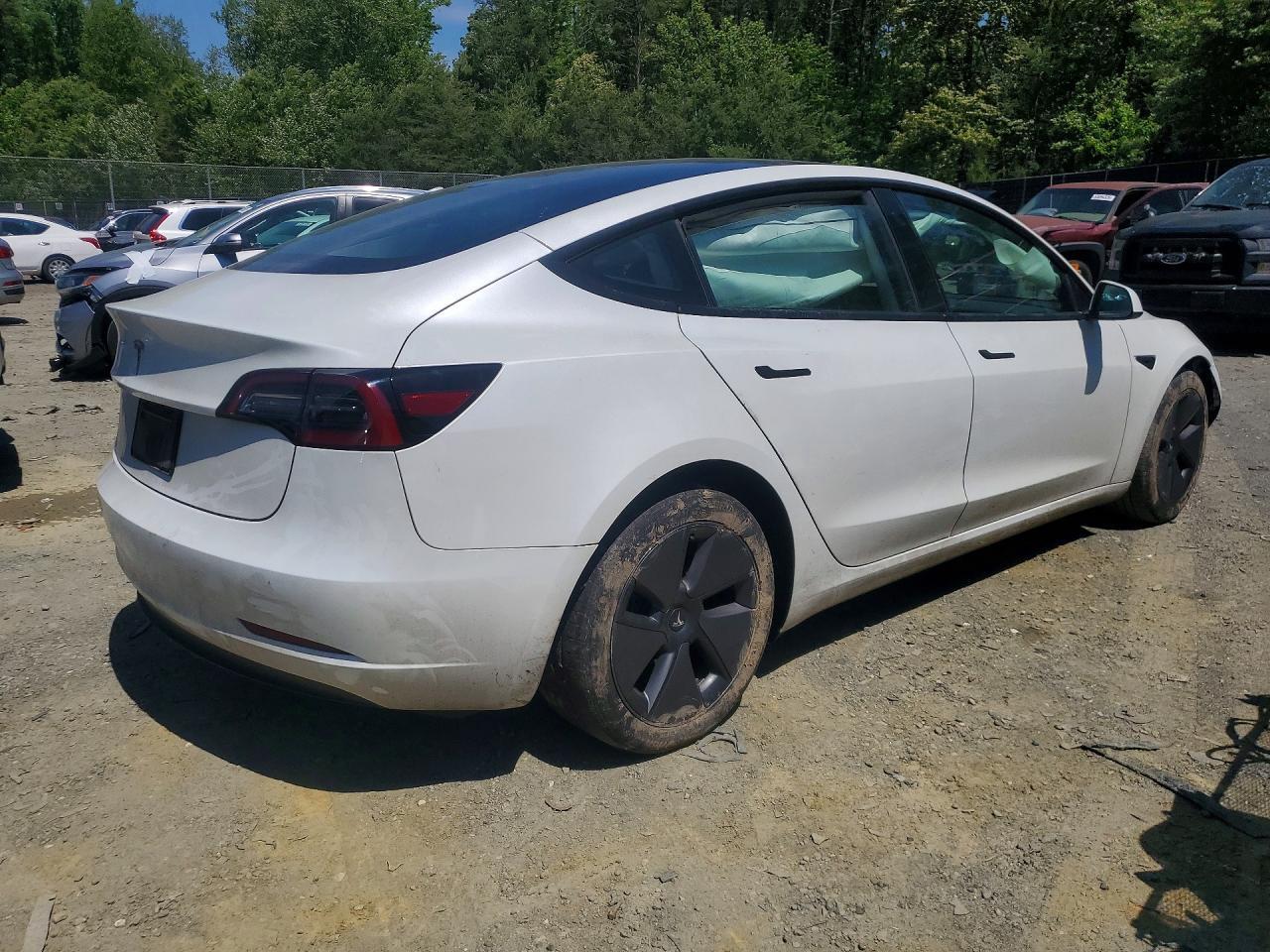 2023 Tesla Model 3 - Фото 3