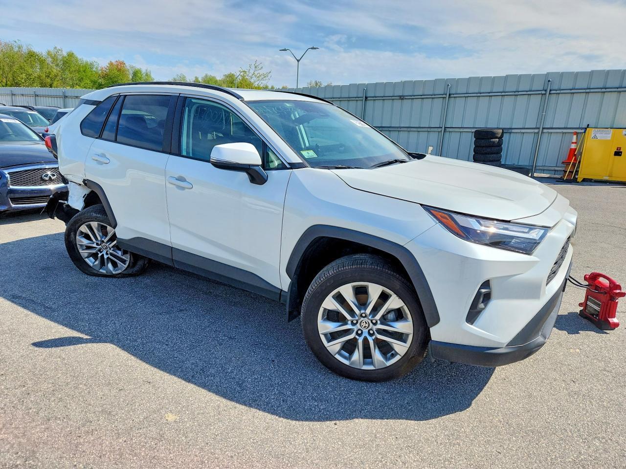 2024 Toyota Rav4 Xle Premium - Image 4