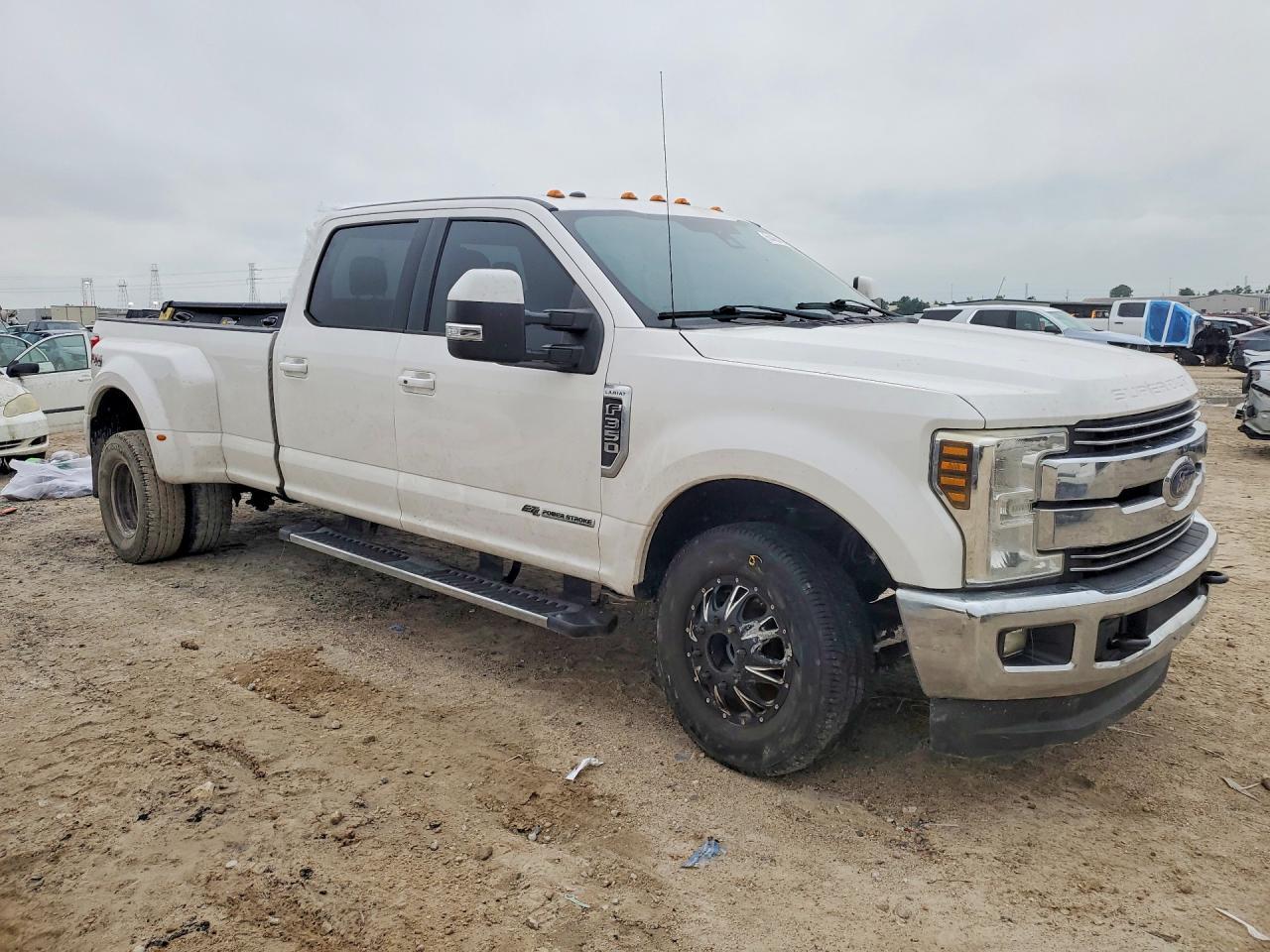 2018 Ford F350 Super Duty - Фото 4