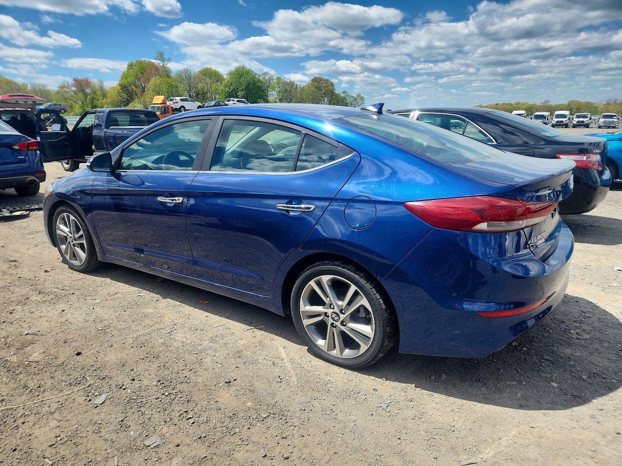 2017 Hyundai Elantra Limited - Image 2