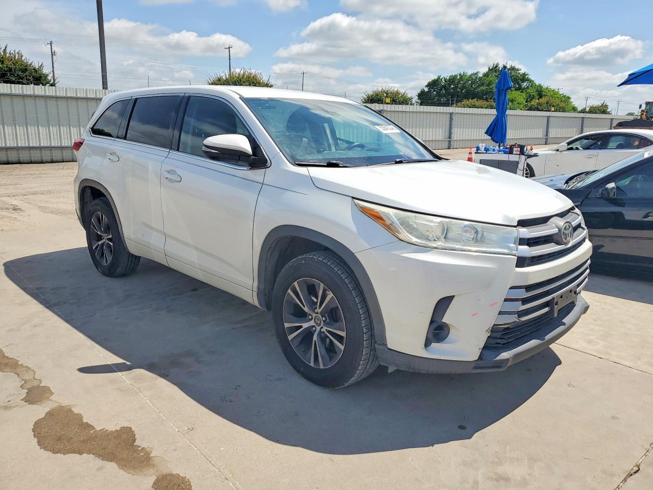 2018 Toyota Highlander Le - Фото 4
