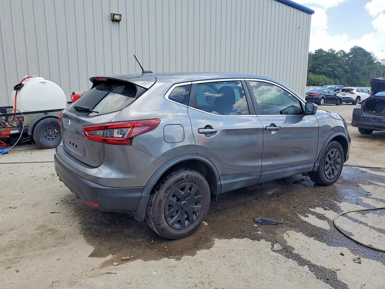 2020 Nissan Rogue Sport S - Image 3