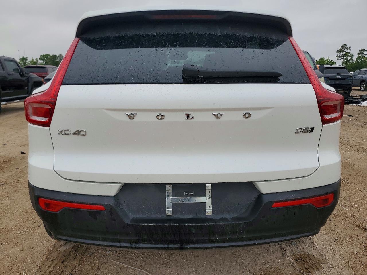 2026 Volvo Xc40 Plus - Image 6