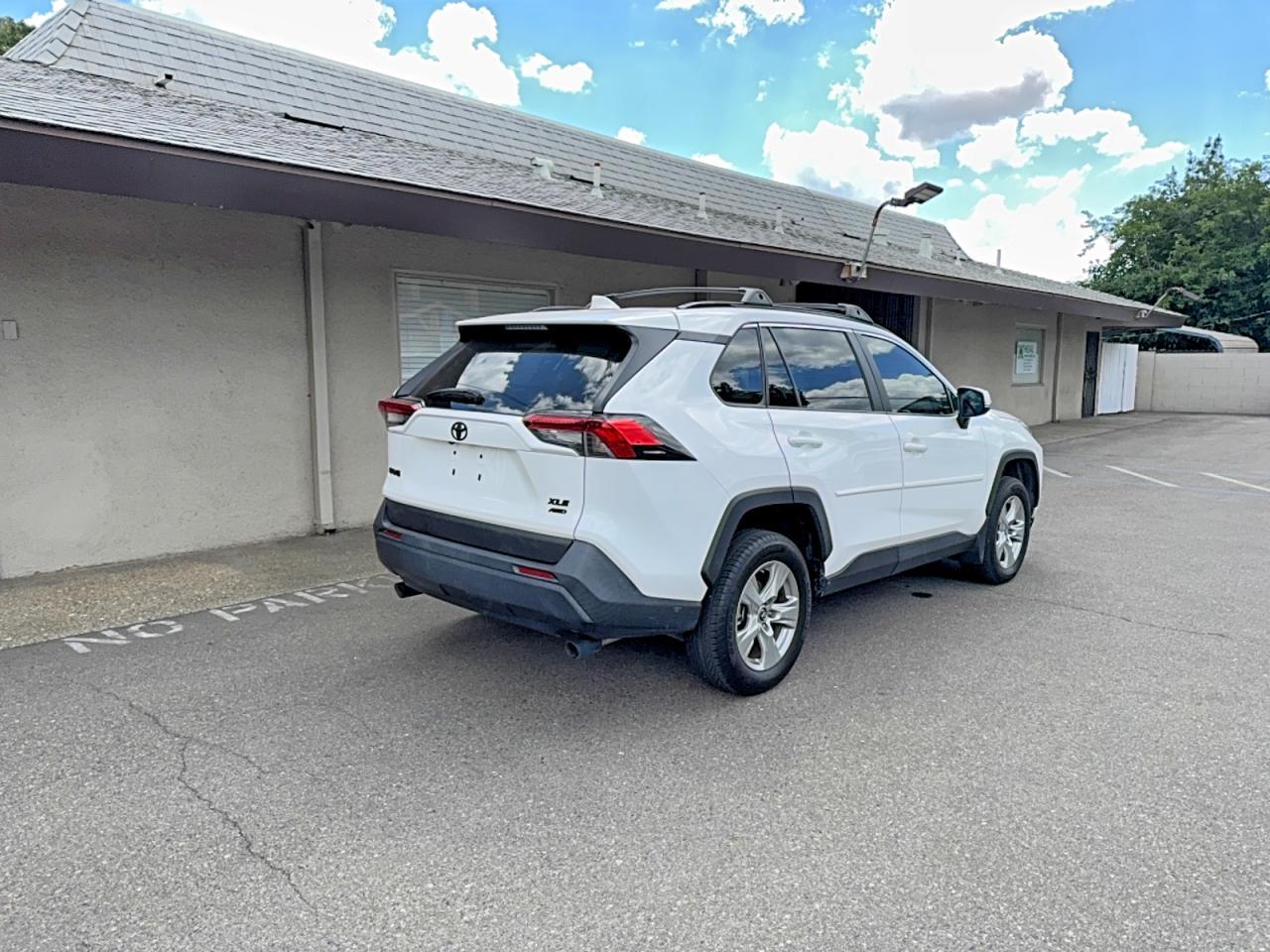 2024 Toyota Rav4 Xle - Фото 4