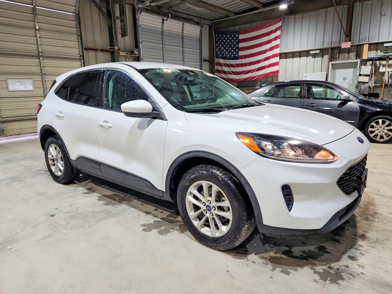 2021 Ford Escape Se - Фото 4