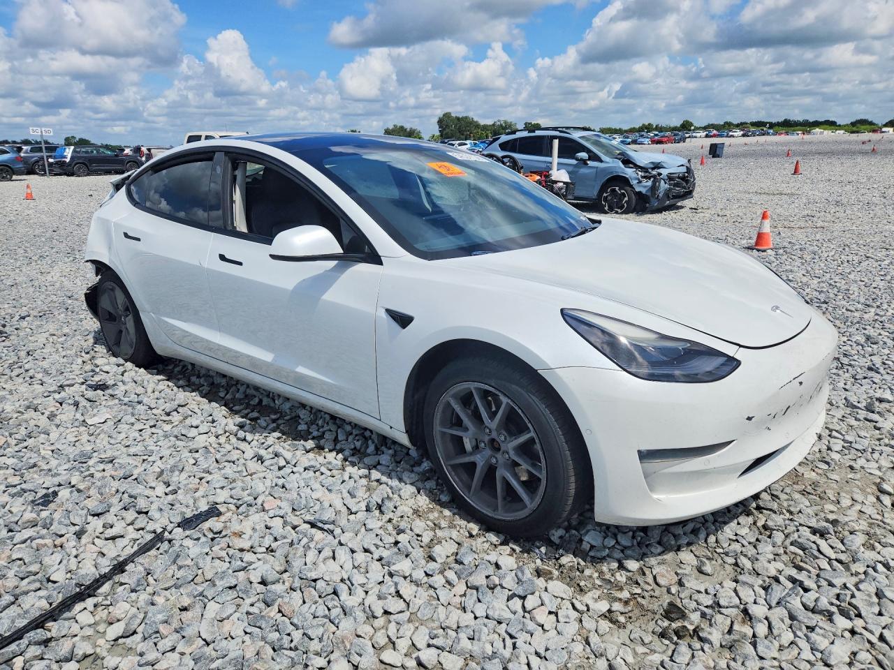 2022 Tesla Model 3 - Фото 4