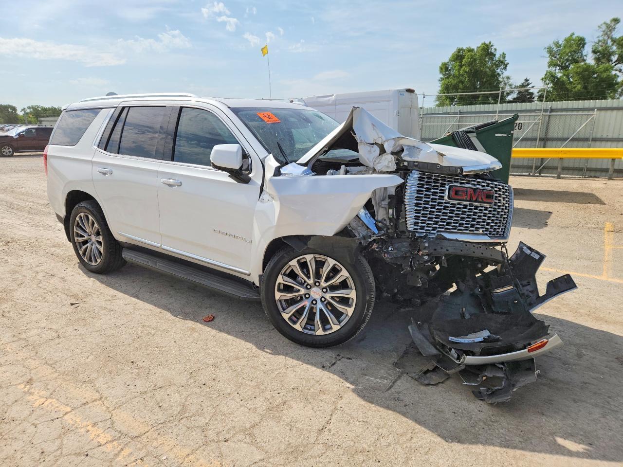2021 GMC Yukon Denali - Фото 4