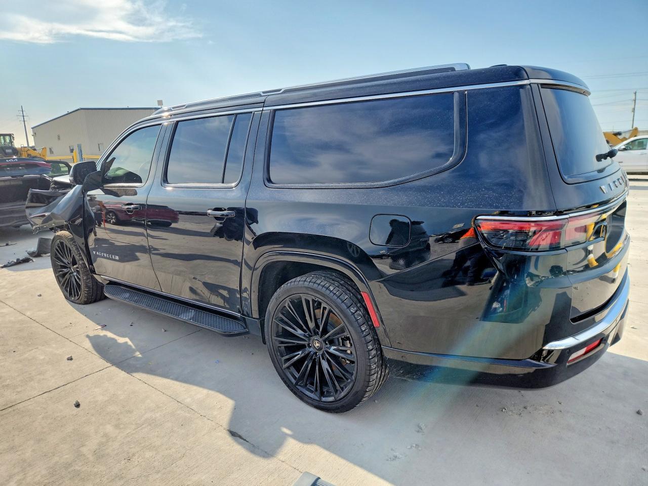 2024 Jeep Wagoneer L Series I - Фото 2