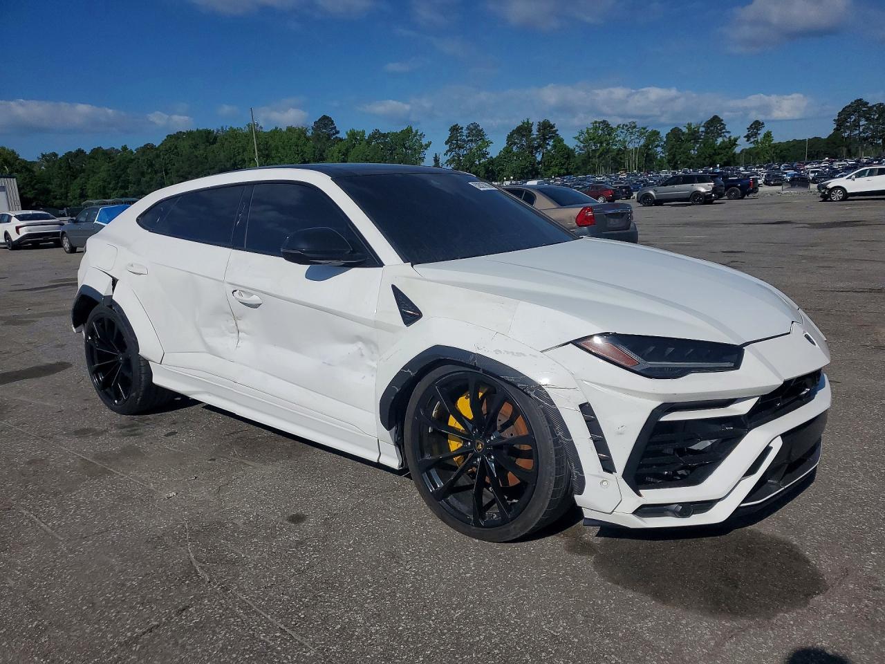 2019 Lamborghini Urus - Image 4