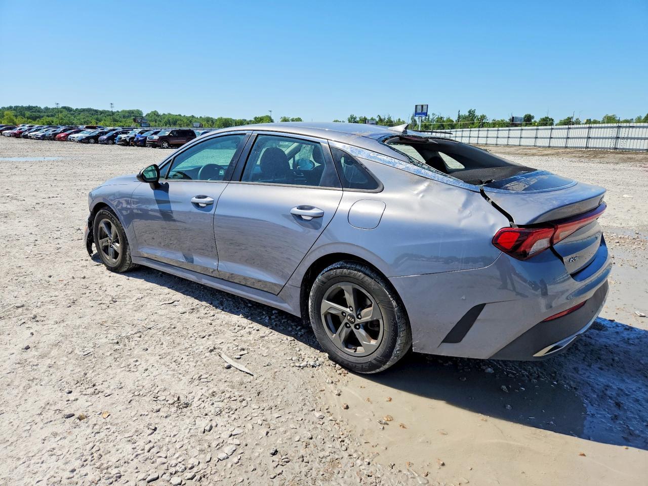 2021 Kia K5 Lx - Фото 2