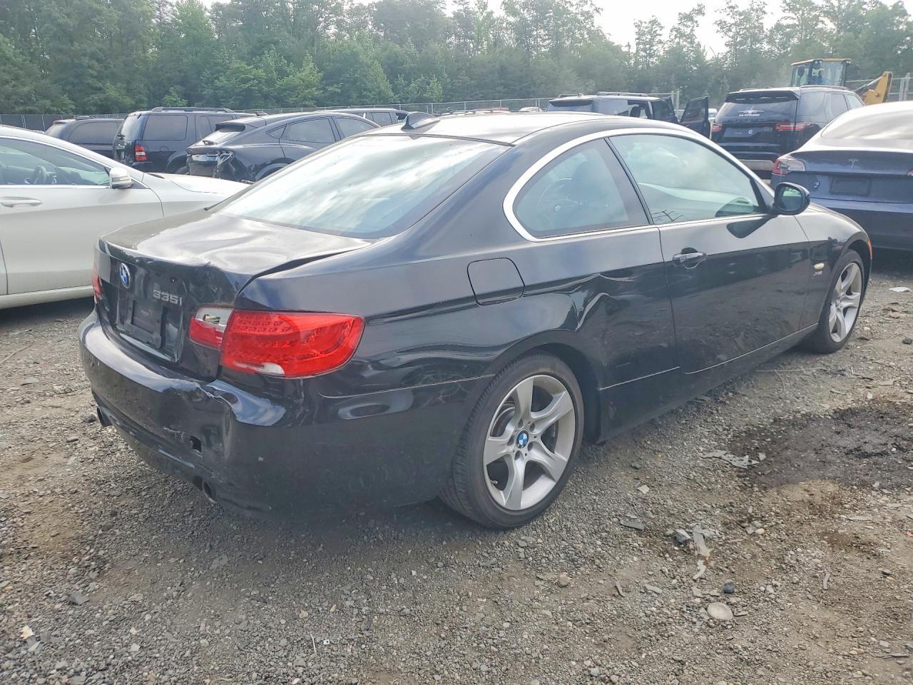 2011 BMW 335 Xi - Фото 3