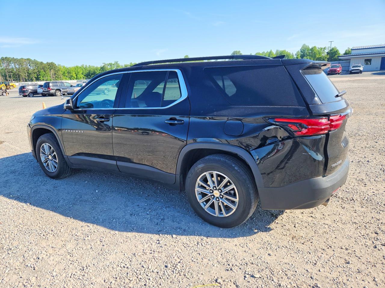 2023 Chevrolet Traverse Lt - Image 2