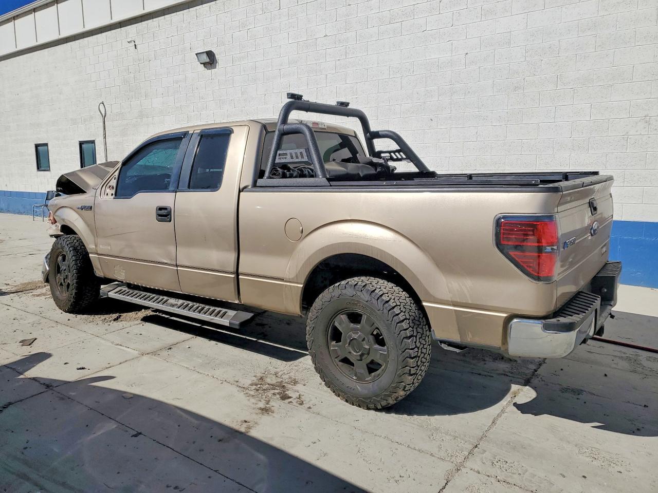 2012 Ford F150 Super Cab - Фото 2