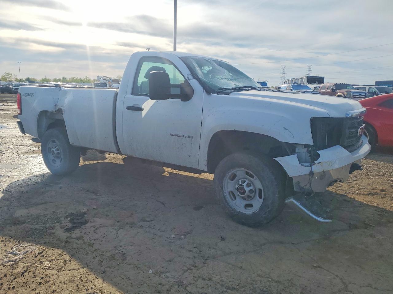 2013 GMC Sierra K2500 Heavy Duty - Image 4