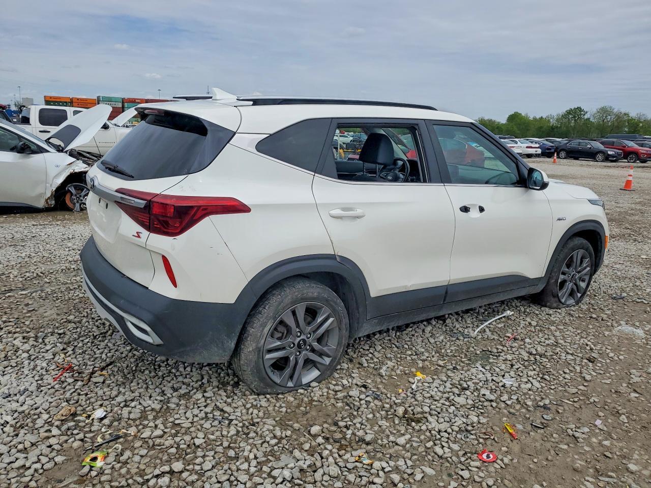2021 Kia Seltos S - Фото 3