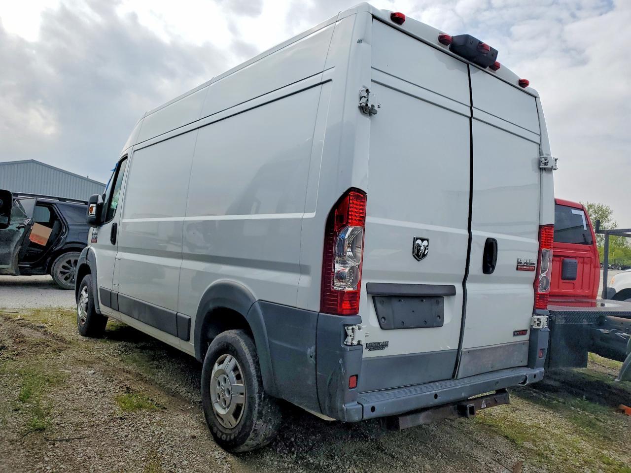 2015 Ram Promaster 2500 Delivery Van - Фото 2