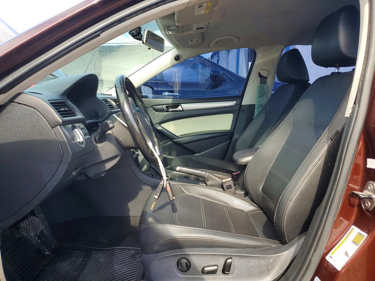 2014 Volkswagen Passat S - Фото 7