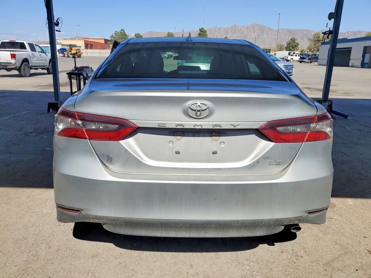 2023 Toyota Camry Le - Фото 6