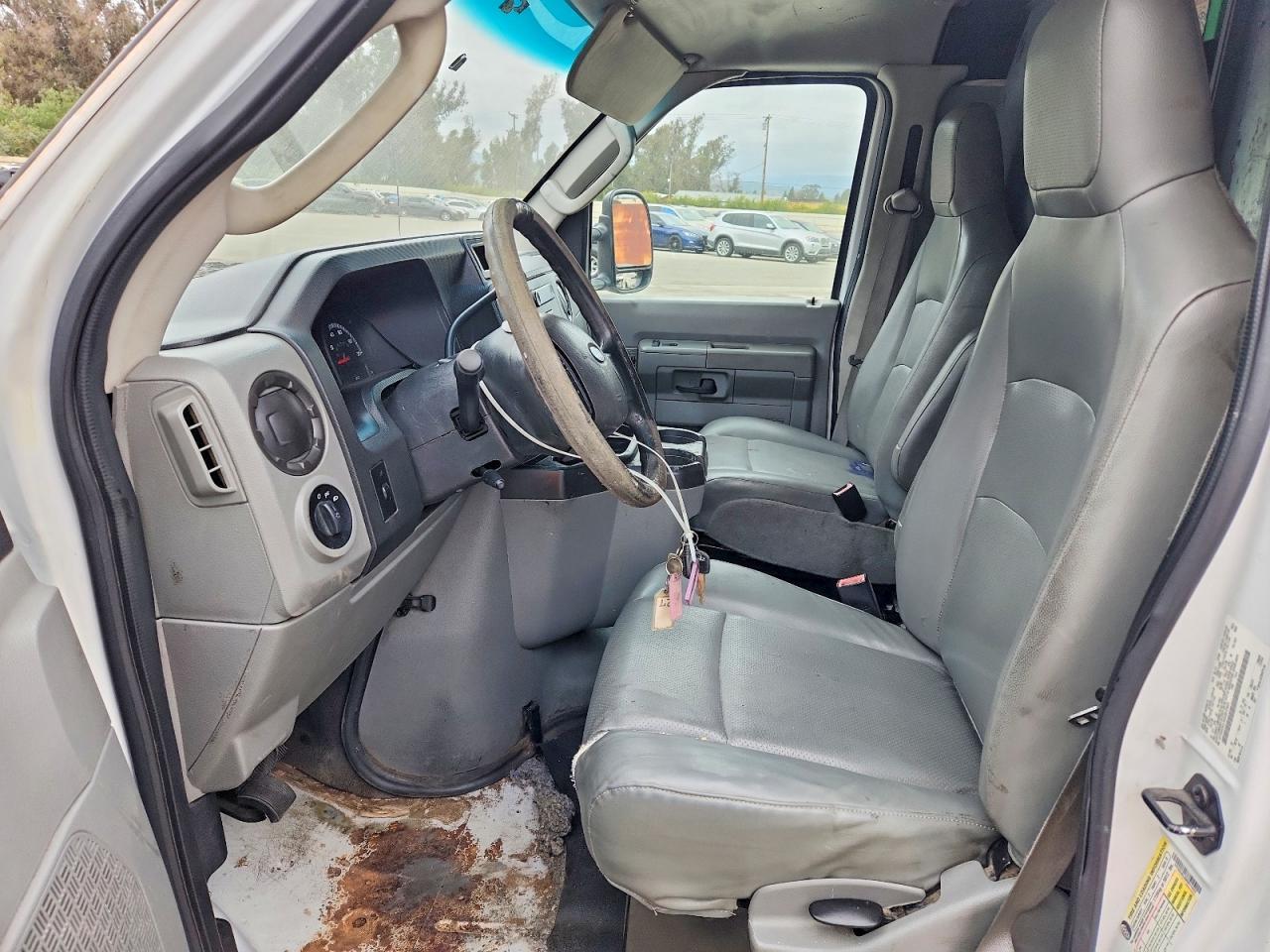 2013 Ford Econoline E350 Super Duty Van - Фото 7