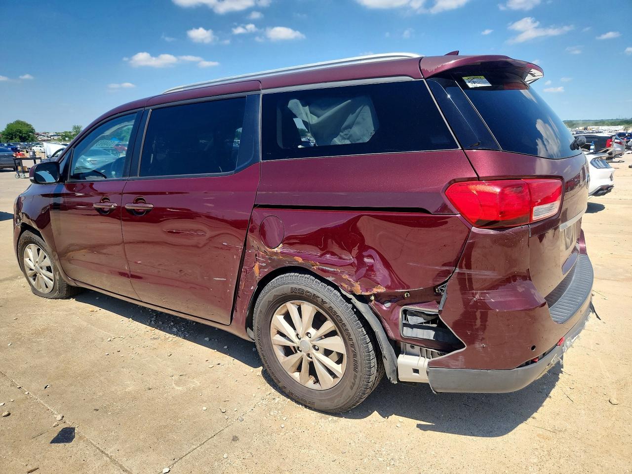 2016 Kia Sedona Lx - Image 2