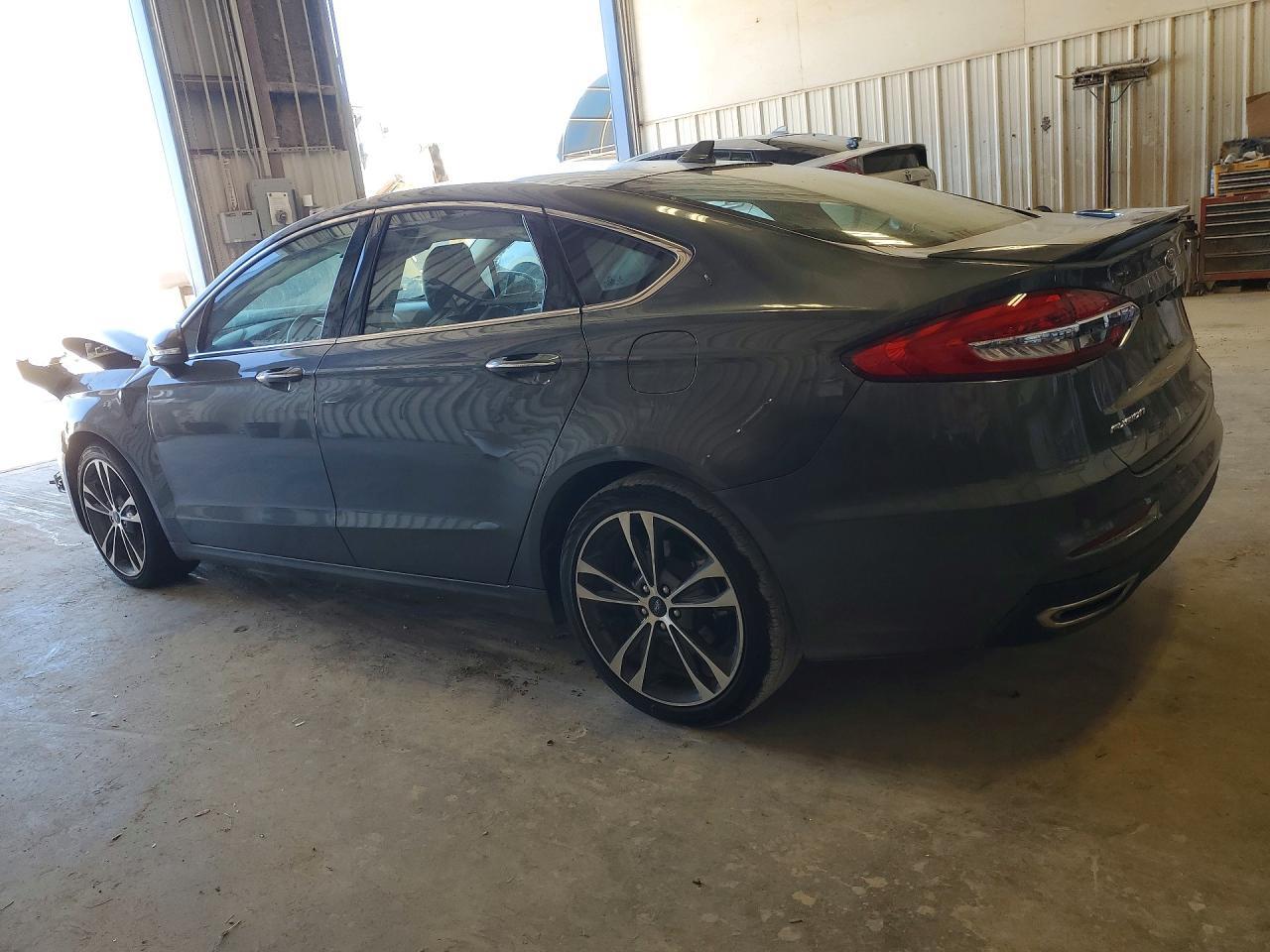 2019 Ford Fusion Titanium - Фото 2
