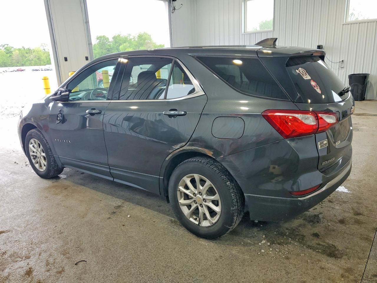2019 Chevrolet Equinox Lt - Image 2