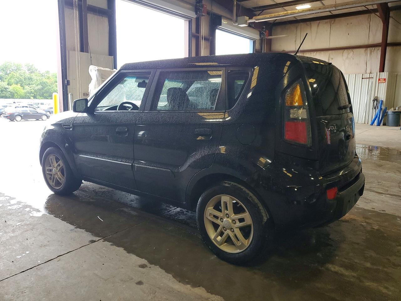 2010 Kia Soul + - Image 2