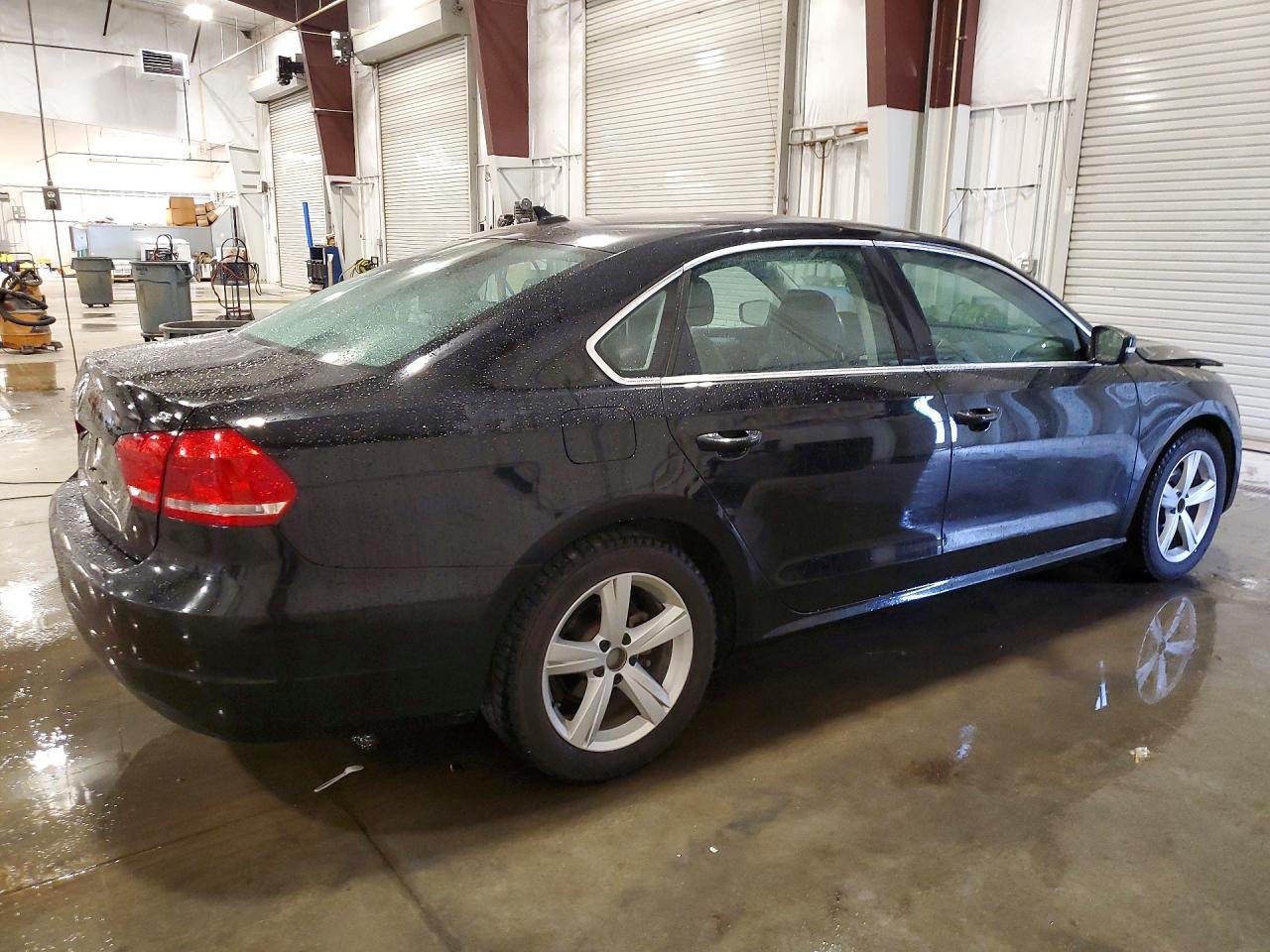 2013 Volkswagen Passat Se - Image 3