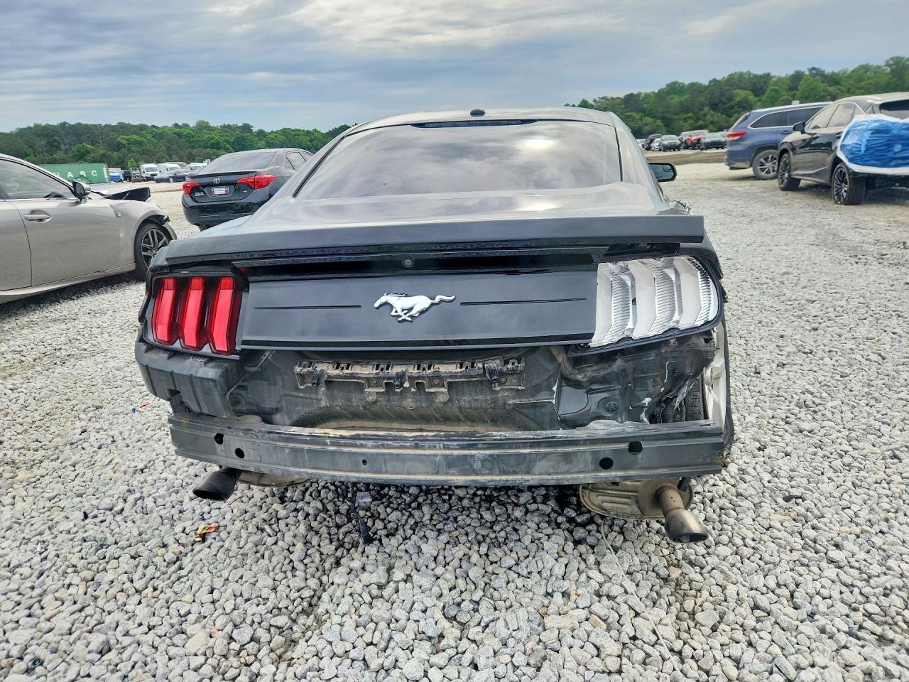 2019 Ford Mustang - Image 6
