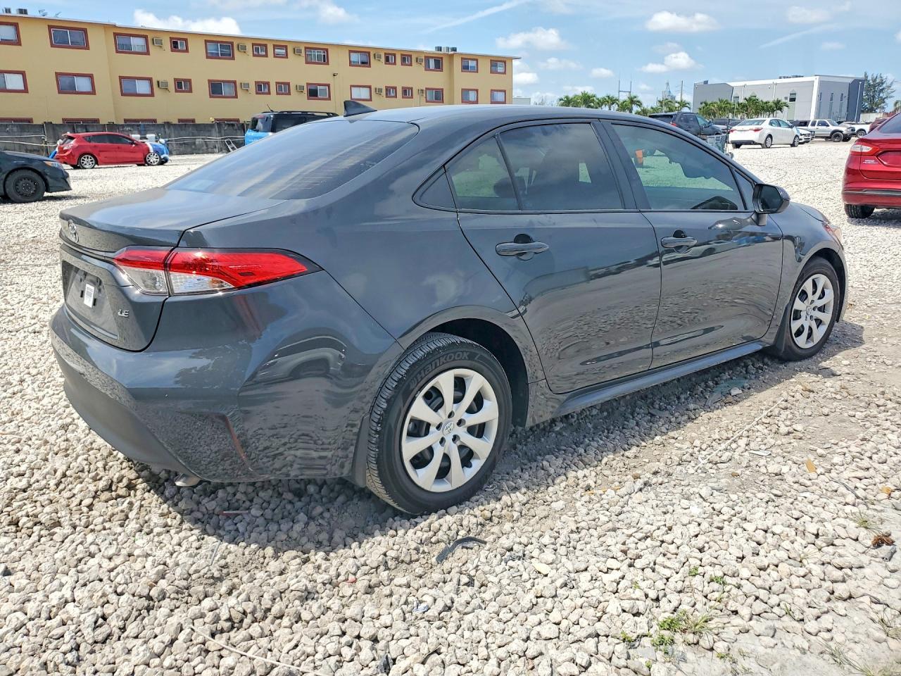 2025 Toyota Corolla Le - Фото 3
