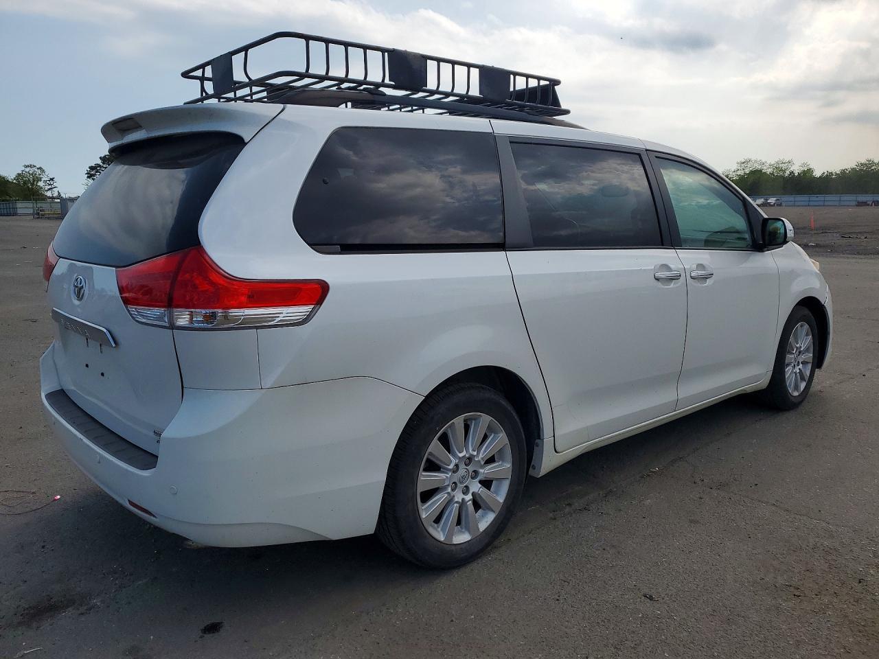 2013 Toyota Sienna Limited 7-Passenger - Фото 3