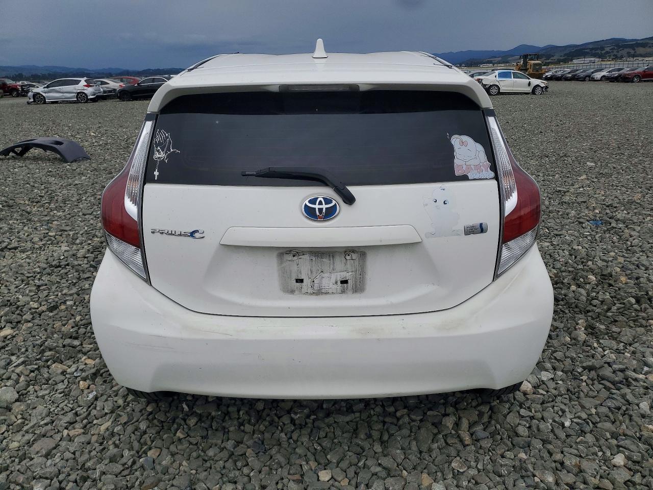 2016 Toyota Prius C Two - Фото 6
