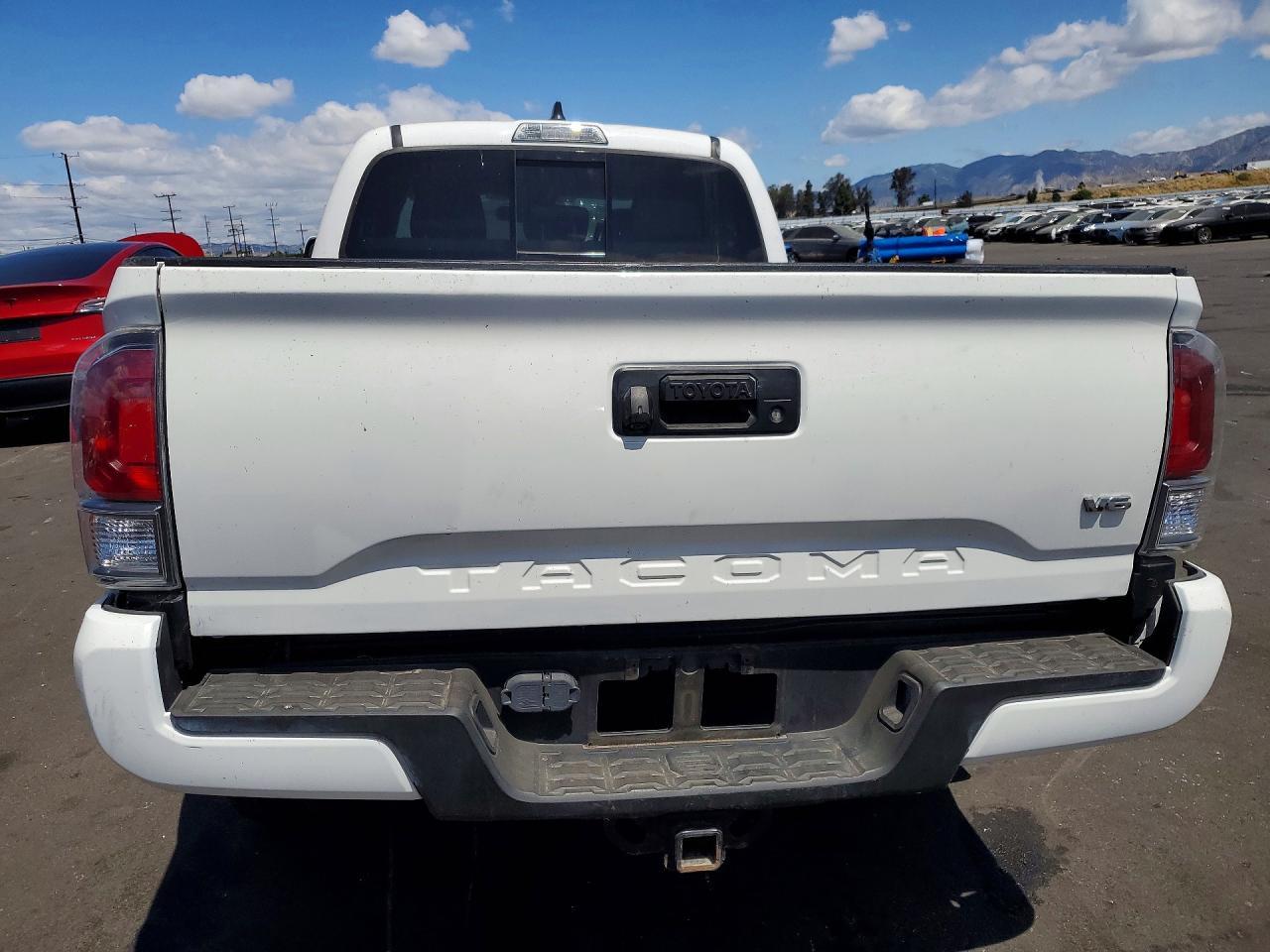 2022 Toyota Tacoma Sr5 V6 - Image 6